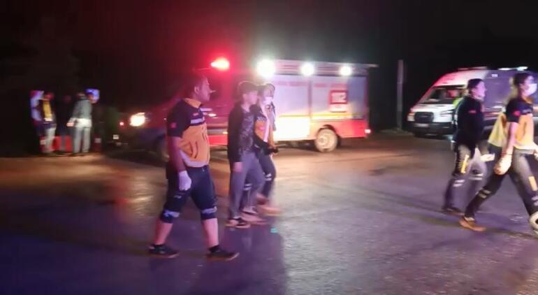 Kastamonuda yolcu otobüsü tarlaya yuvarlandı: 1 ölü 19 yaralı