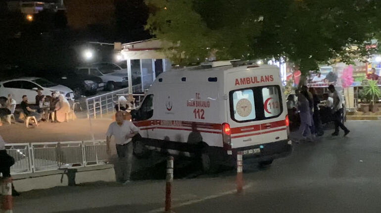 Diyarbakır’da husumetli iki aile arasında taşlı, sopalı ve bıçaklı kavga: 1i ağır 13 yaralı