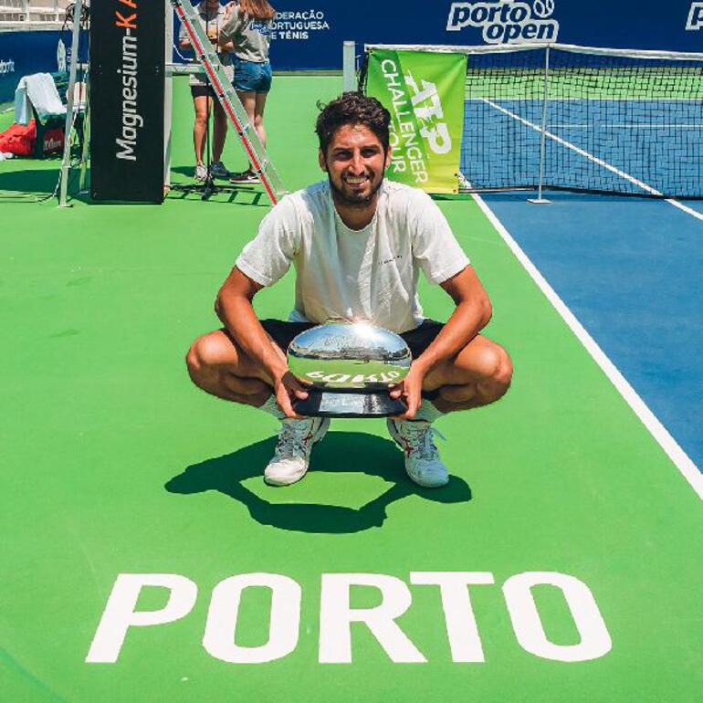 Milli tenisçi Altuğ Çelikbilek üst üste ikinci kez Portekizde şampiyon
