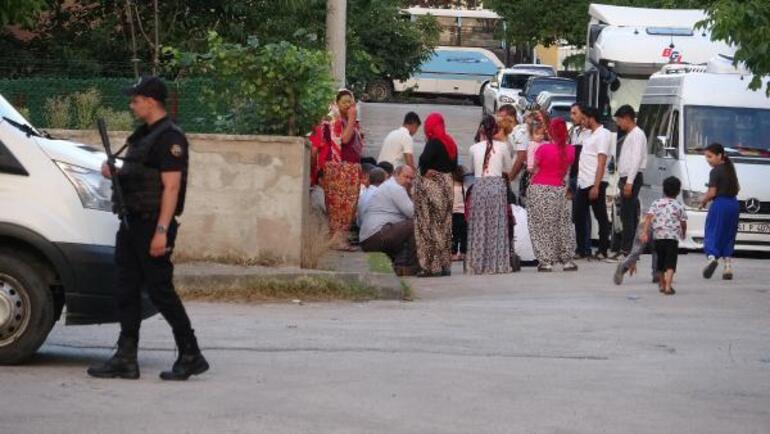 Çeyrek altın kavgasının tarafları bayram ziyaretinde karşılaştı: 1 polis yaralandı, 2 gözaltı