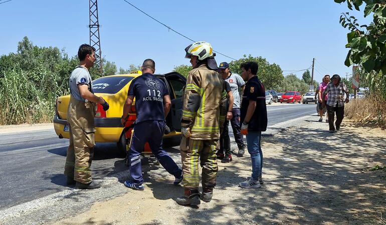 İzmirde hafif ticari araçlar çarpıştı: 10 yaralı