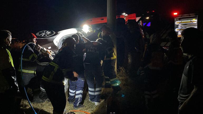 Elektrik direğine çarpan otomobildeki 6 kişi yaralandı