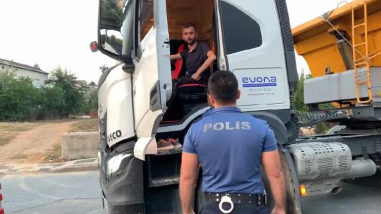 Durmió durante 2 horas en el camión que dejó en medio de la carretera mientras trabajaba en Ümraniye.