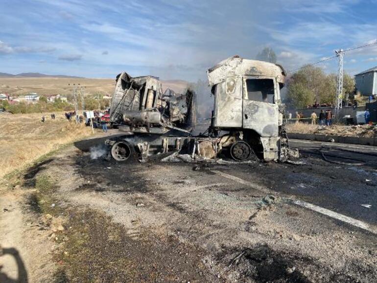 Ağrıda karşı şeride geçen otobüs, 2 kamyona çarparak yandı: 7 ölü, 18 yaralı