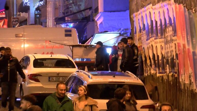 Beyoğlunda polis ile şüpheliler arasında çatışma: 1 ölü, 1i polis 2 yaralı