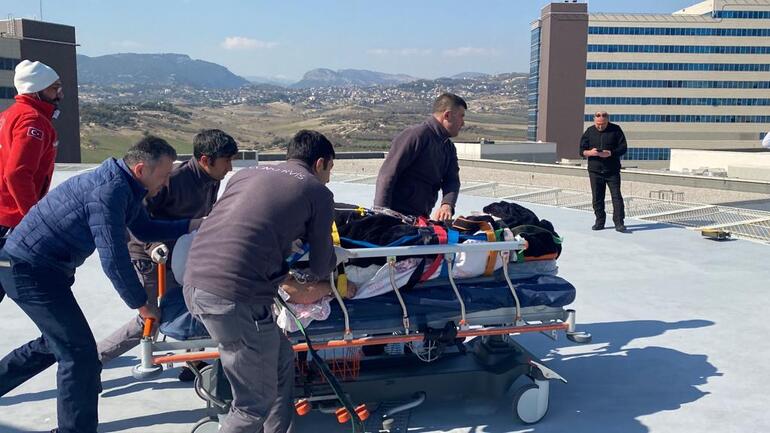 212nci saatte kurtarılan kadın, ambulans helikopterle Mersin’e getirildi