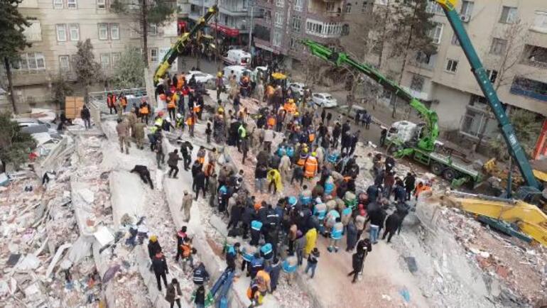 Şanlıurfada deprem soruşturmasında 4 kişi daha tutuklandı, hasarlı binalar yıkılıyor