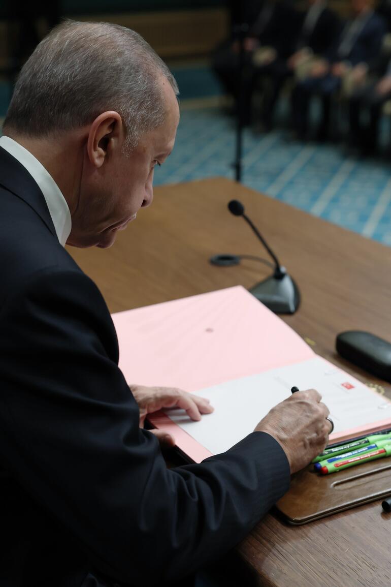 Cumhurbaşkanı Erdoğan, seçimlerin 14 Mayısta yenilenmesi kararını imzaladı