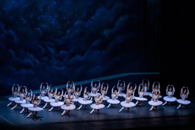 Bale Gala Minkus Gecesi Süreyya Opera Sahnesinde