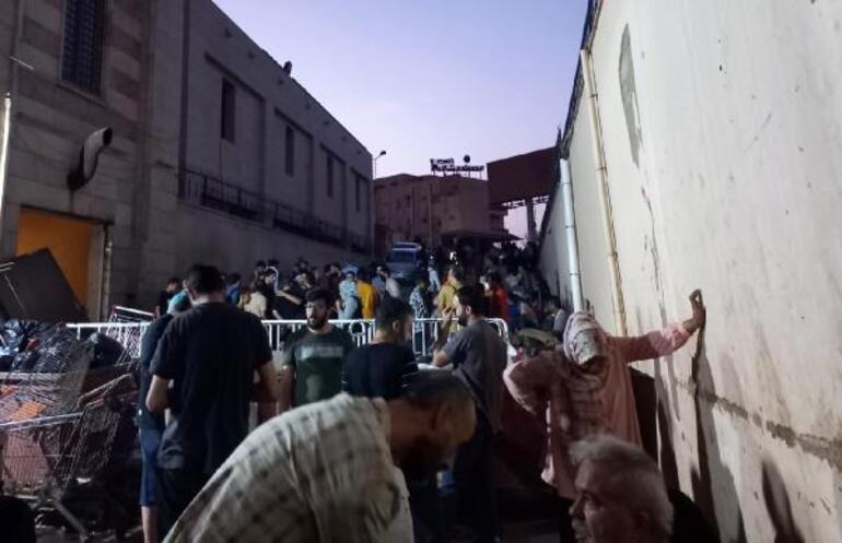 Sudandaki Türkler, tahliye için camide bekliyor