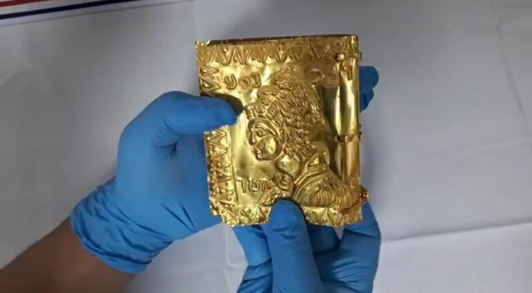 Erzincanda saf altın sayfalı tarihi eser ele geçirildi
