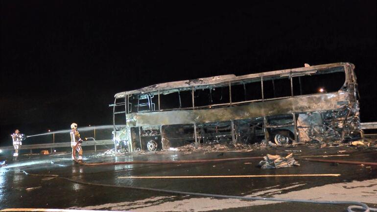 Ankarada TIRın çarptığı yolcu otobüsünün alev alev yanması kamerada: 5 yaralı