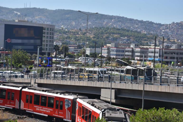 İzmirde grev nedeniyle metro ve tramvay seferleri yapılamadı