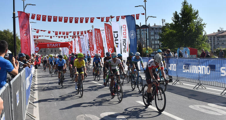 100. Yıl Cumhuriyet Bisiklet Turu start aldı
