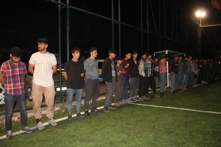 Amasya’da yol kontrolünde 70 kaçak göçmen yakalandı