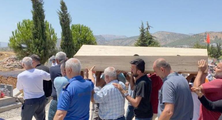İslahiye’de deprem sonrası ulaşılamayan Yunus Emrenin Adana’da defnedildiği ortaya çıktı