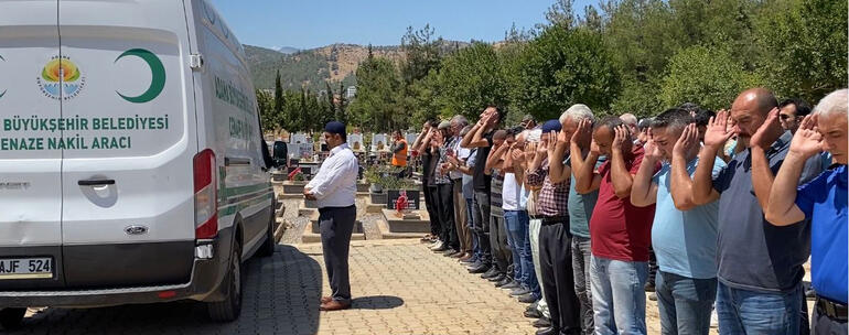 İslahiye’de deprem sonrası ulaşılamayan Yunus Emrenin Adana’da defnedildiği ortaya çıktı