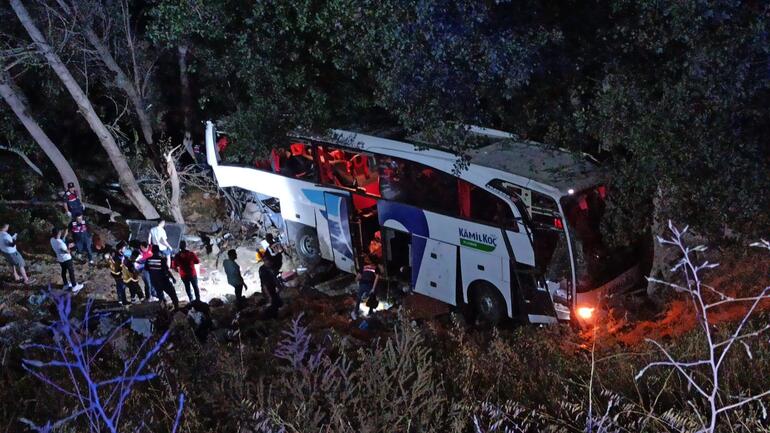 Yozgatta yolcu otobüsü şarampole devrildi: 12 ölü, 19 yaralı