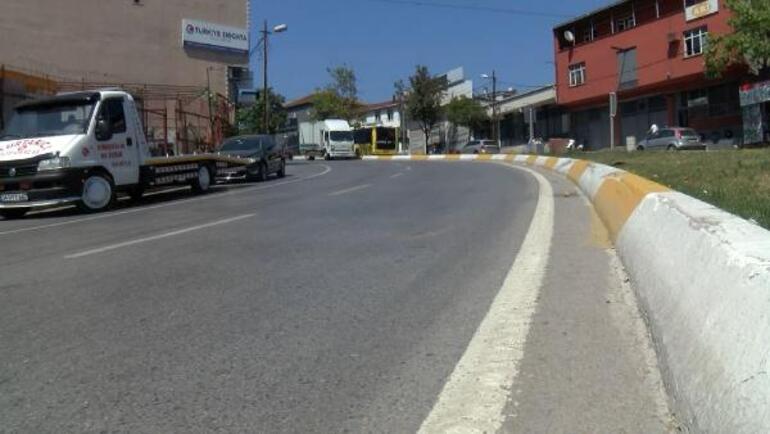 Sultanbeylide mazot dökülen yolda 7 araç kaza yaptı: Bisikletli son anda kurtuldu
