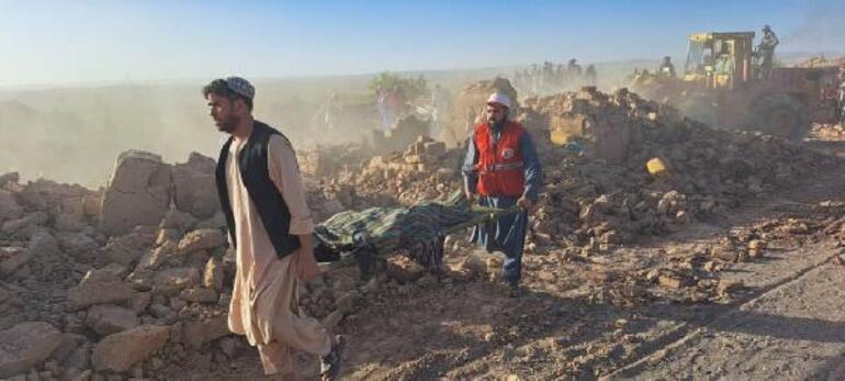 Afganistan’da depremin ardından kurtarma çalışmaları sürüyor