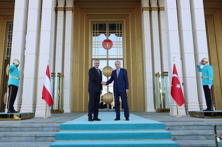 Cumhurbaşkanı Erdoğan, Avusturya Başbakanı Nehammeri resmi törenle karşıladı