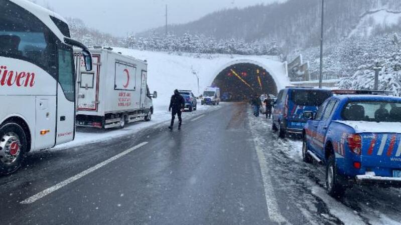 Bolu Dağı Tüneli’nde 18 araç çarpıştı: 30 yaralı